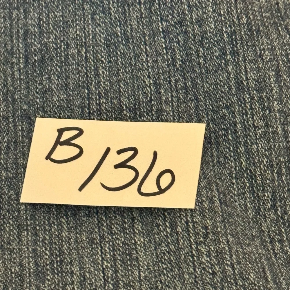 B-136 Men’s Wrangler‎ Relaxed Fit Denim Blue Jeans Size 36x30